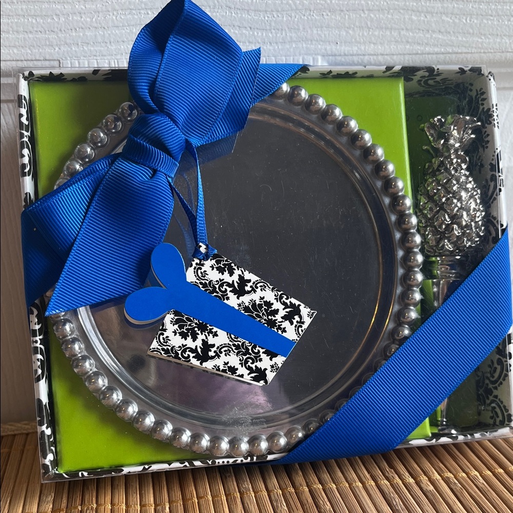 Mudpie- Wine Set w/ Decorative Silver Serving Coaster and Pineapple Wine Stopper